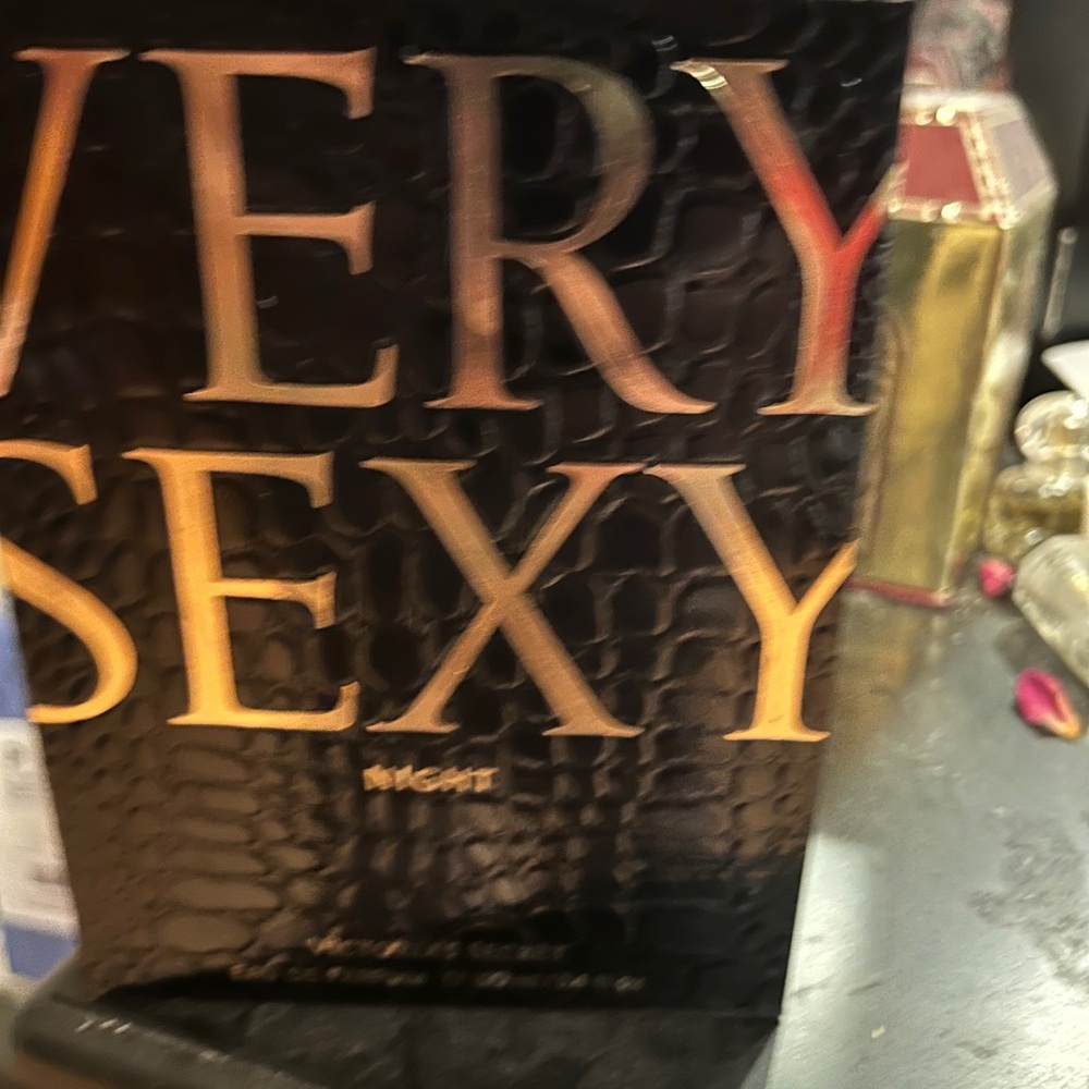 Victoria's Secret Very Sexy Night Fragrance